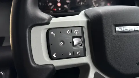 KR24BXS Land Rover Defender 3.0 D300 X-Dynamic HSE 110 5dr Auto [7 Seat] Thumbnail #43