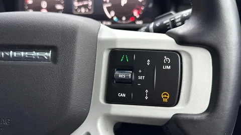 KR24BXS Land Rover Defender 3.0 D300 X-Dynamic HSE 110 5dr Auto [7 Seat] Thumbnail #44