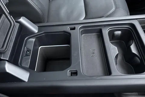 FG24NGU Land Rover Defender 3.0 D300 X-Dynamic HSE 110 5dr Auto [7 Seat] Thumbnail #48