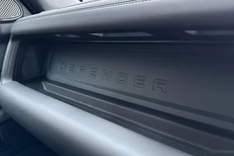 FG24NGU Land Rover Defender 3.0 D300 X-Dynamic HSE 110 5dr Auto [7 Seat] Thumbnail #49