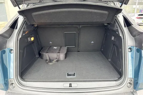 AD72UDZ PEUGEOT 3008 1.6 Hybrid4 300 GT Premium 5dr e-EAT8 Thumbnail #10