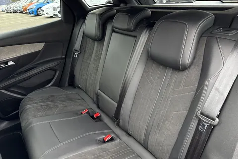 AD72UDZ PEUGEOT 3008 1.6 Hybrid4 300 GT Premium 5dr e-EAT8 Thumbnail #14