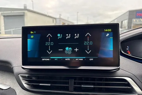 AD72UDZ PEUGEOT 3008 1.6 Hybrid4 300 GT Premium 5dr e-EAT8 Thumbnail #19