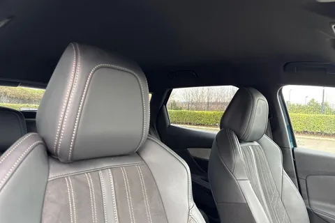 AD72UDZ PEUGEOT 3008 1.6 Hybrid4 300 GT Premium 5dr e-EAT8 Thumbnail #21