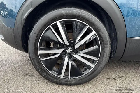 AD72UDZ PEUGEOT 3008 1.6 Hybrid4 300 GT Premium 5dr e-EAT8 Thumbnail #22