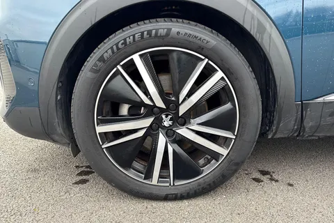 AD72UDZ PEUGEOT 3008 1.6 Hybrid4 300 GT Premium 5dr e-EAT8 Thumbnail #24