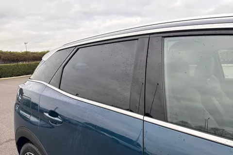 AD72UDZ PEUGEOT 3008 1.6 Hybrid4 300 GT Premium 5dr e-EAT8 Thumbnail #36