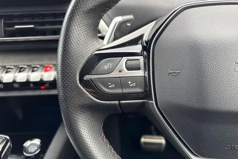 AD72UDZ PEUGEOT 3008 1.6 Hybrid4 300 GT Premium 5dr e-EAT8 Thumbnail #41