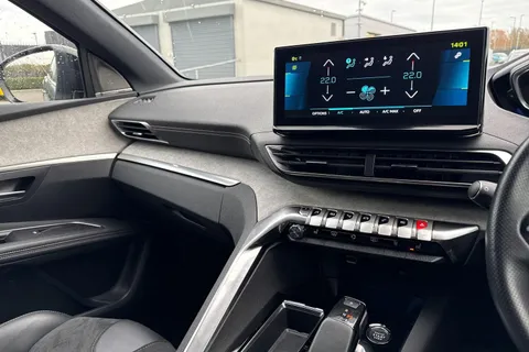 AD72UDZ PEUGEOT 3008 1.6 Hybrid4 300 GT Premium 5dr e-EAT8 Thumbnail #46