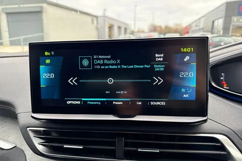 AD72UDZ PEUGEOT 3008 1.6 Hybrid4 300 GT Premium 5dr e-EAT8 Thumbnail #47