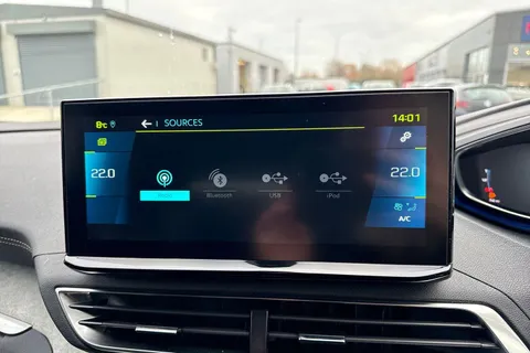 AD72UDZ PEUGEOT 3008 1.6 Hybrid4 300 GT Premium 5dr e-EAT8 Thumbnail #49