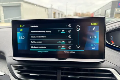 AD72UDZ PEUGEOT 3008 1.6 Hybrid4 300 GT Premium 5dr e-EAT8 Thumbnail #55