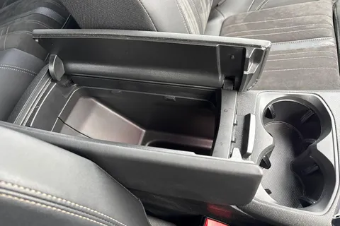 AD72UDZ PEUGEOT 3008 1.6 Hybrid4 300 GT Premium 5dr e-EAT8 Thumbnail #61