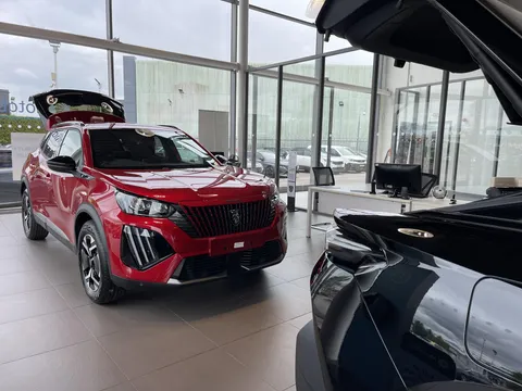 AD72UDZ PEUGEOT 3008 1.6 Hybrid4 300 GT Premium 5dr e-EAT8 Thumbnail #64