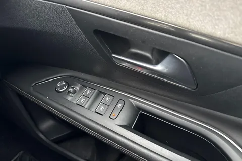 LO72CUU PEUGEOT 5008 1.5 BlueHDi GT EAT Euro 6 (s/s) 5dr Thumbnail #19