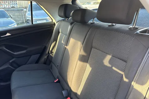 RK19VHW Volkswagen T-Roc 1.6 TDI S Euro 6 (s/s) 5dr Thumbnail #15