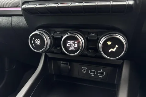 YM72BNL Renault Arkana 1.6 E-TECH S Edition Auto 2WD Euro 6 (s/s) 5dr Thumbnail #20