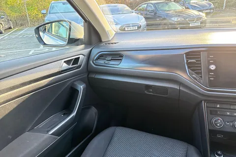 RK19VHW Volkswagen T-Roc 1.6 TDI S Euro 6 (s/s) 5dr Thumbnail #16