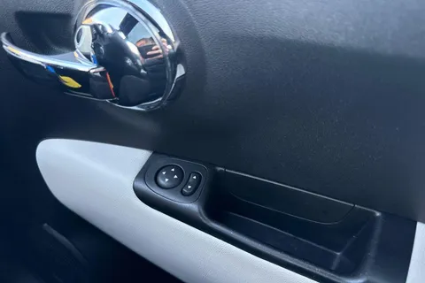 DN23AVO FIAT 500 1.0 MHEV Dolcevita Euro 6 (s/s) 3dr Thumbnail #19