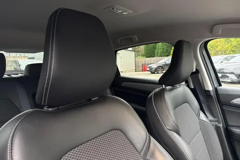 YM72BNL Renault Arkana 1.6 E-TECH S Edition Auto 2WD Euro 6 (s/s) 5dr Thumbnail #22