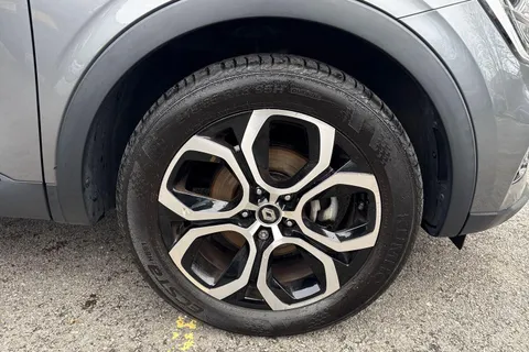 YM72BNL Renault Arkana 1.6 E-TECH S Edition Auto 2WD Euro 6 (s/s) 5dr Thumbnail #23