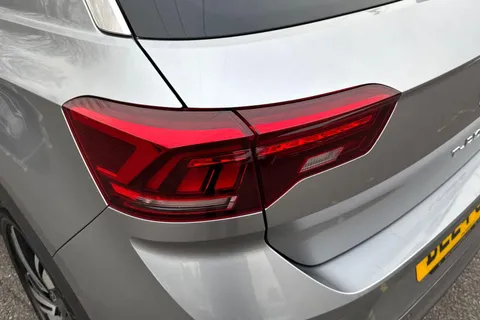 DE24OVG Volkswagen T-Roc 1.5 TSI R-Line 5dr DSG Thumbnail #16