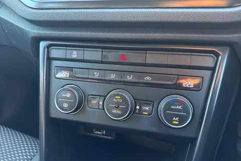 RK19VHW Volkswagen T-Roc 1.6 TDI S Euro 6 (s/s) 5dr Thumbnail #20