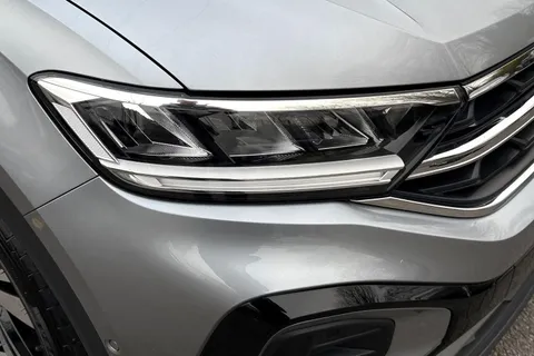 DE24OVG Volkswagen T-Roc 1.5 TSI R-Line 5dr DSG Thumbnail #17