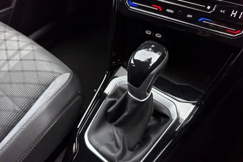 DE24OVG Volkswagen T-Roc 1.5 TSI R-Line 5dr DSG Thumbnail #20