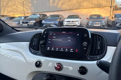 DN23AVO FIAT 500 1.0 MHEV Dolcevita Euro 6 (s/s) 3dr Thumbnail #31