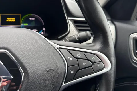 YM72BNL Renault Arkana 1.6 E-TECH S Edition Auto 2WD Euro 6 (s/s) 5dr Thumbnail #35