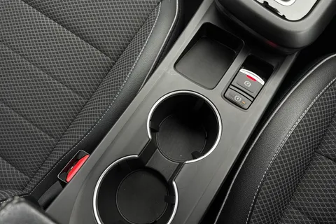 YM72BNL Renault Arkana 1.6 E-TECH S Edition Auto 2WD Euro 6 (s/s) 5dr Thumbnail #36