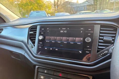 RK19VHW Volkswagen T-Roc 1.6 TDI S Euro 6 (s/s) 5dr Thumbnail #30