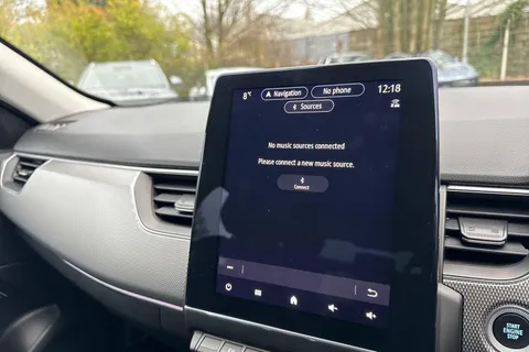 YM72BNL Renault Arkana 1.6 E-TECH S Edition Auto 2WD Euro 6 (s/s) 5dr Thumbnail #41