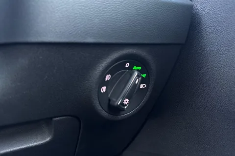 CX72OXV Škoda Karoq 2.0 TDI SE L DSG Euro 6 (s/s) 5dr Thumbnail #42