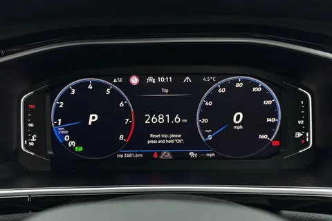 DE24OVG Volkswagen T-Roc 1.5 TSI R-Line 5dr DSG Thumbnail #39