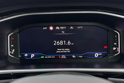 DE24OVG Volkswagen T-Roc 1.5 TSI R-Line 5dr DSG Thumbnail #40