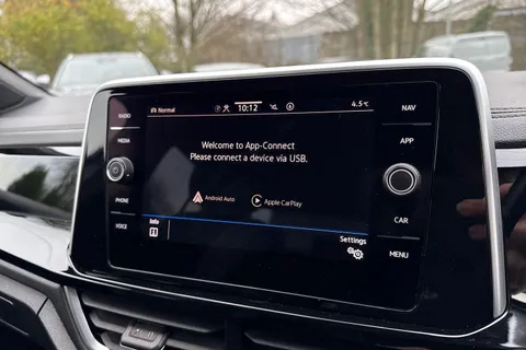 DE24OVG Volkswagen T-Roc 1.5 TSI R-Line 5dr DSG Thumbnail #48