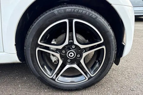 KP24YJR Smart Fortwo 17.6kWh Premium Auto 2dr (22kW Charger) Thumbnail #10