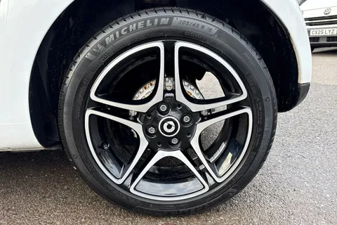 KP24YJR Smart Fortwo 17.6kWh Premium Auto 2dr (22kW Charger) Thumbnail #11