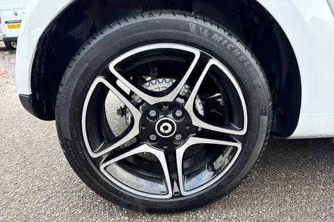 KP24YJR Smart Fortwo 17.6kWh Premium Auto 2dr (22kW Charger) Thumbnail #13