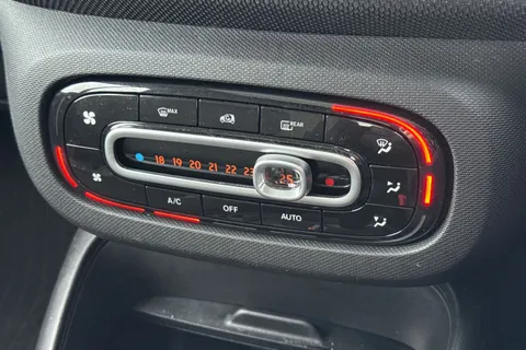 KP24YJR Smart Fortwo 17.6kWh Premium Auto 2dr (22kW Charger) Thumbnail #22