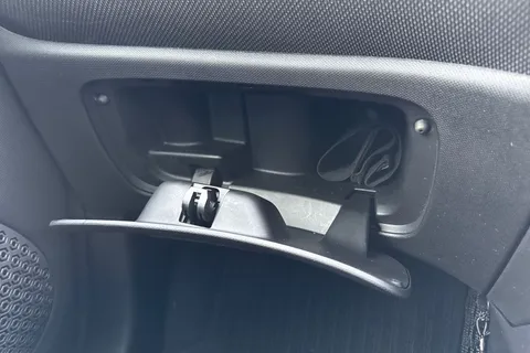 KP24YJR Smart Fortwo 17.6kWh Premium Auto 2dr (22kW Charger) Thumbnail #37