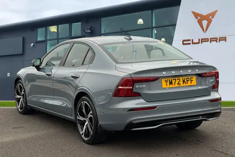 YM72KPF Volvo S60 2.0 B5 MHEV Ultimate Auto Euro 6 (s/s) 4dr Thumbnail #3