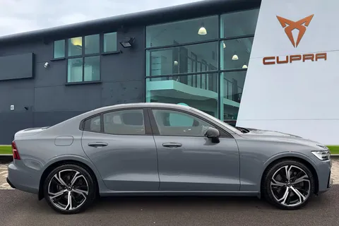 YM72KPF Volvo S60 2.0 B5 MHEV Ultimate Auto Euro 6 (s/s) 4dr Thumbnail #4