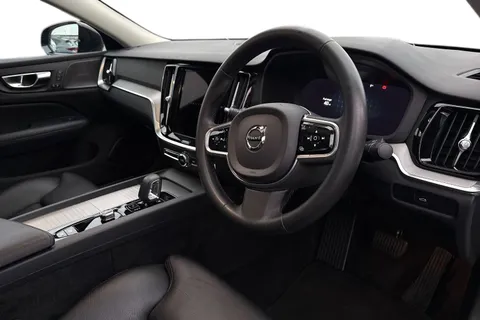 YM72KPF Volvo S60 2.0 B5 MHEV Ultimate Auto Euro 6 (s/s) 4dr Thumbnail #8