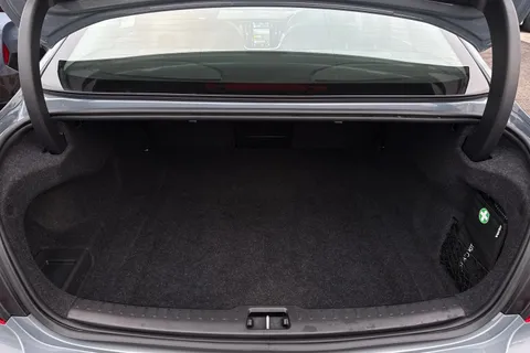 YM72KPF Volvo S60 2.0 B5 MHEV Ultimate Auto Euro 6 (s/s) 4dr Thumbnail #10