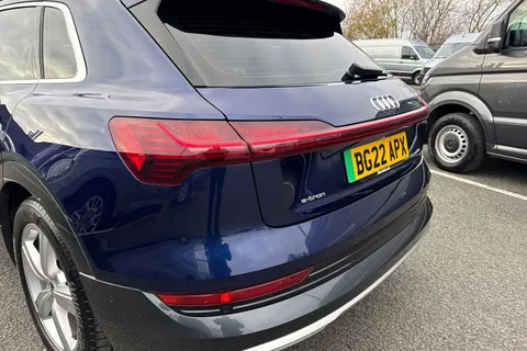 BG22APX Audi e-tron 50 Technik Auto quattro 5dr 71.2kWh (11kW Charger) Thumbnail #8