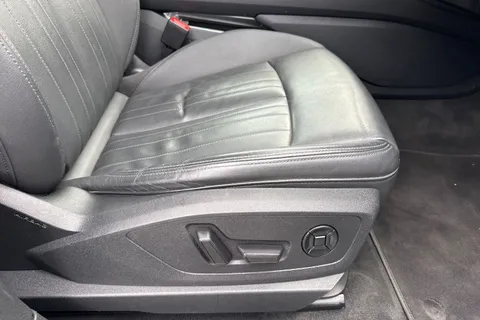 BG22APX Audi e-tron 50 Technik Auto quattro 5dr 71.2kWh (11kW Charger) Thumbnail #42