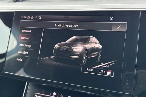 BG22APX Audi e-tron 50 Technik Auto quattro 5dr 71.2kWh (11kW Charger) Thumbnail #51